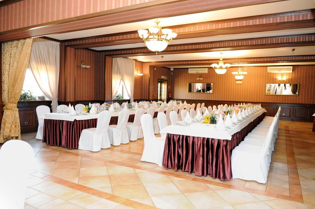 Hotel Czardasz Koziegłowy Eksteriør billede