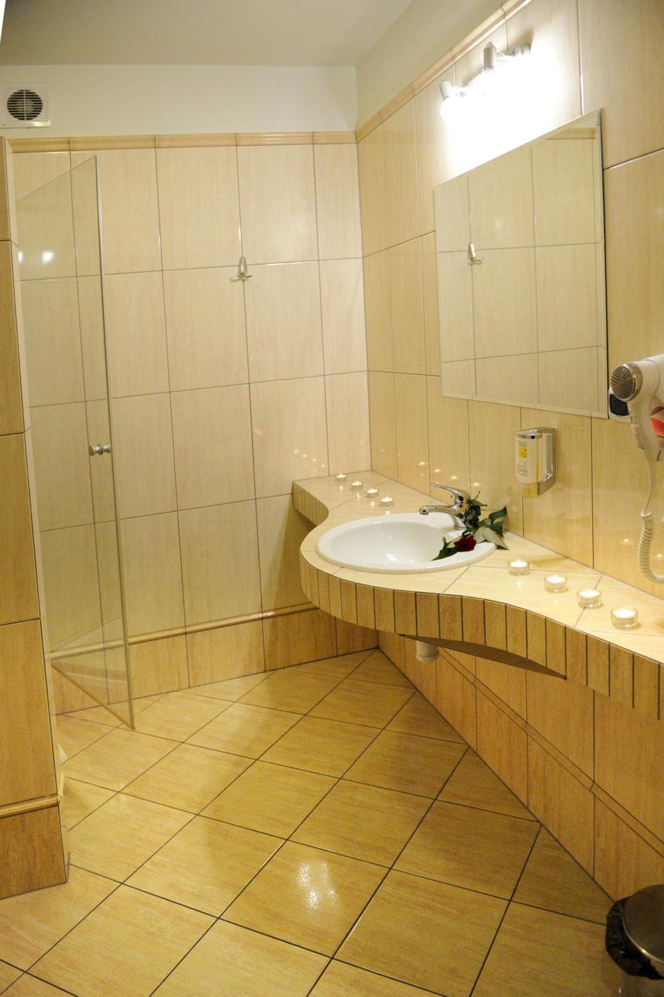 Hotel Czardasz Koziegłowy Eksteriør billede