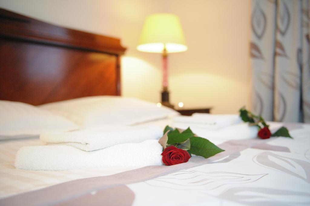 Hotel Czardasz Koziegłowy Eksteriør billede