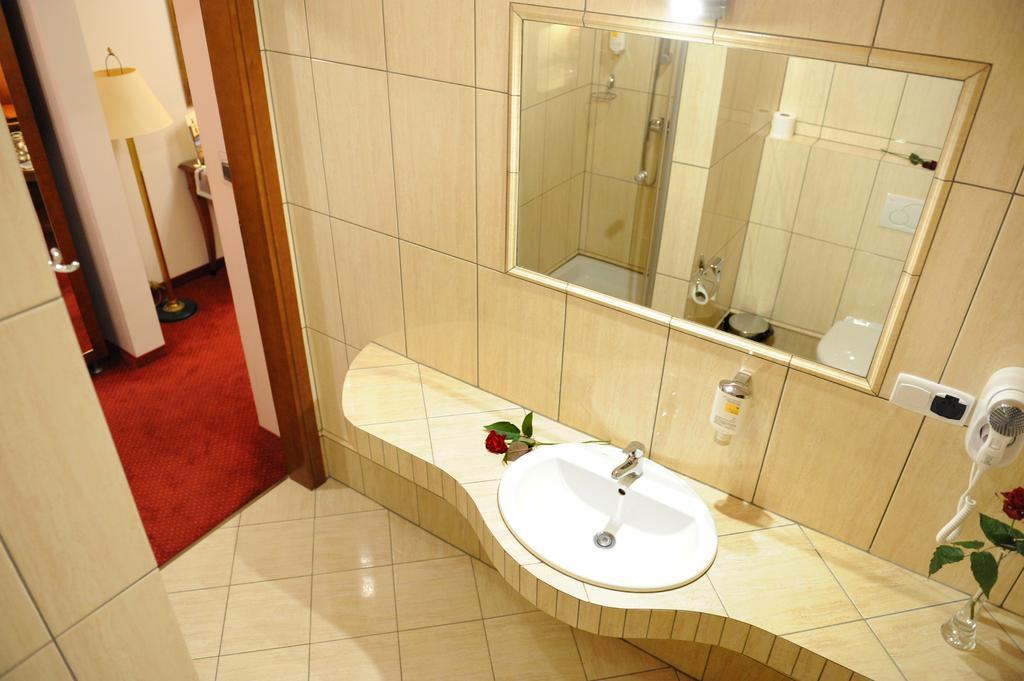 Hotel Czardasz Koziegłowy Eksteriør billede