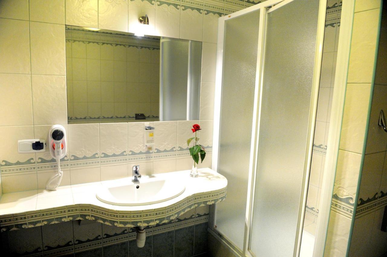 Hotel Czardasz Koziegłowy Eksteriør billede